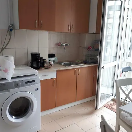 Apartment Top Center White
