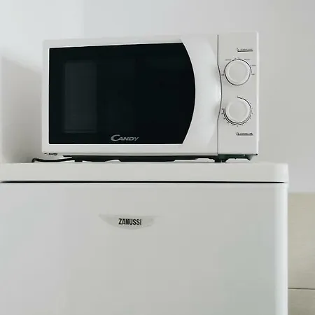 Top Center White *