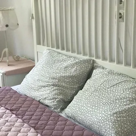 Top Center White Sofia
